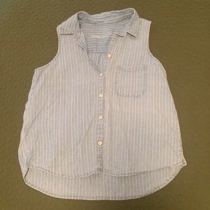 Gap Chambray Striped Sleeveless Button Up Shirt